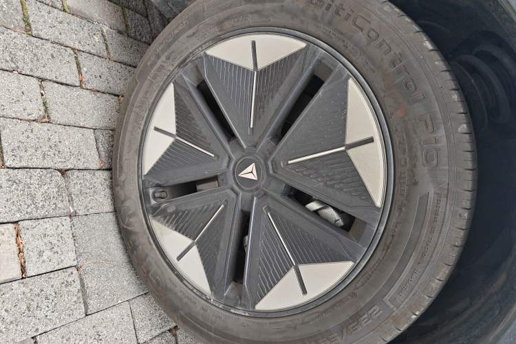 Used Deepal S07 2024 520Max Pure Electric Version Right Front Wheel Hub