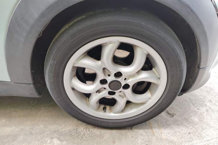 Used MINI Clubman 2011 1.6L COOPER Fun Right Front Wheel Hub