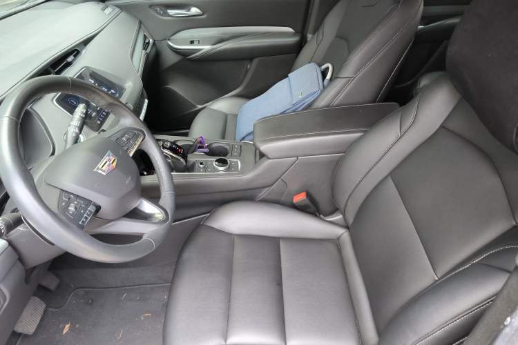 Used Cadillac XT4 2021 28T Two-Wheel Drive Leading Version Left Front Seat