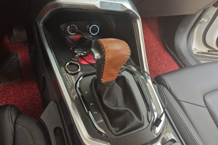 Used Haval H6 2017 Blue Label 1.5T Automatic Two-Wheel Drive ZhiShang Model Gear Lever