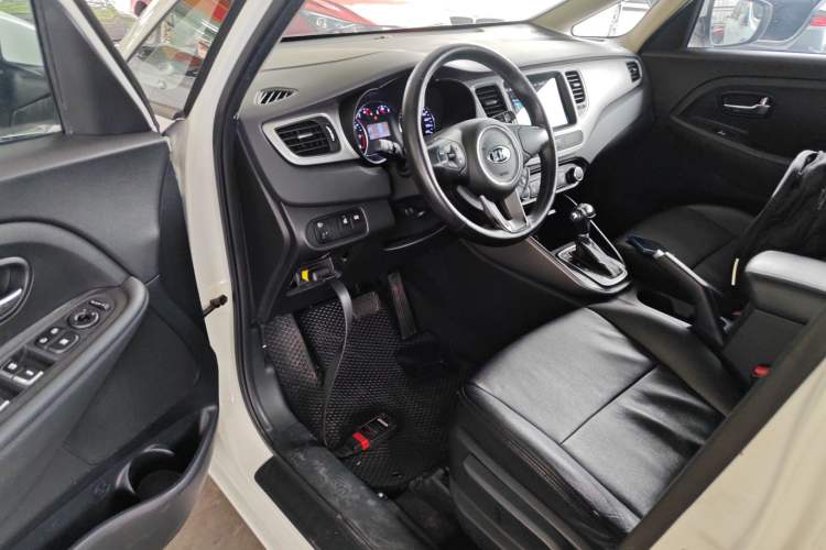 Used Kia Carens 2013 2.0L 7-Seater Automatic Standard Version China IV Standard