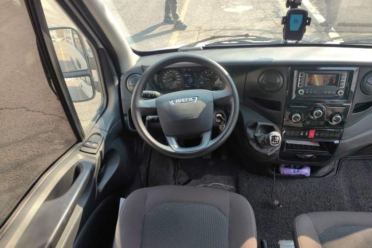 Used Iveco Eurocargo 2020 2.3T Manual Super-Rui Short Wheelbase High Roof High-Performance F1A
