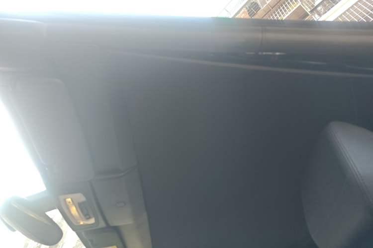 Used BMW 2 Series 2019 225i Convertible Coupe Sports Design Package Headliner