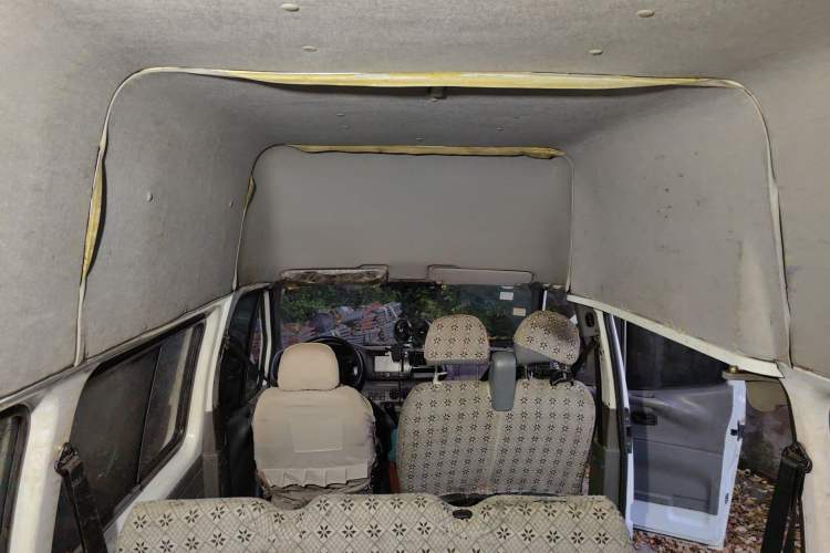 Used Ford Classic Transit 2013 2.8T Revised Diesel Standard Version with Long Wheelbase and High Roof – JX493ZLQ4 Headliner