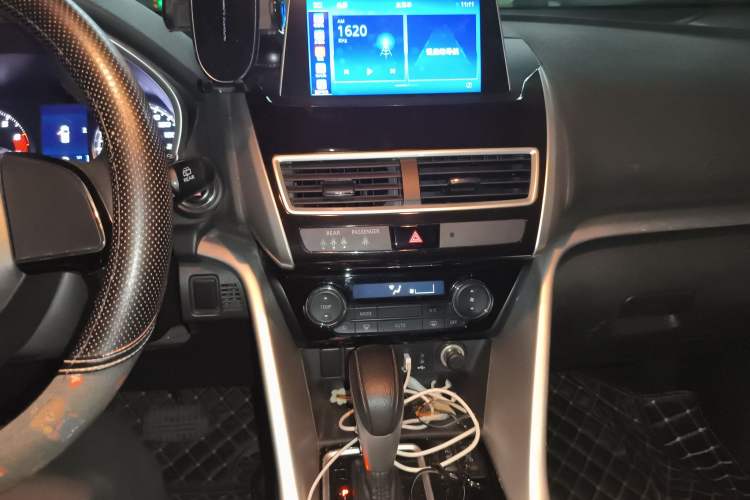 Used Mitsubishi Eclipse Cross 2019 1.5T CVT Two-Wheel Drive Dream Edition China VI Standard
