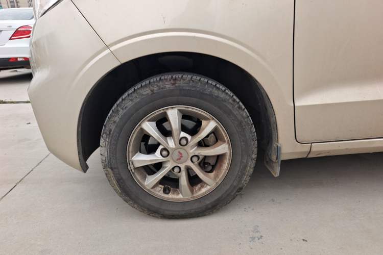 Used Wuling Hongguang V 2022 1.5L Enjoy Edition Hydraulic Power Steering LAR Left Front Wheel Hub