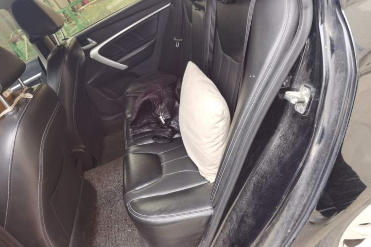 Used Geely Auto Emgrand 2016 Sedan 1.5L Manual Upward Edition Left Rear Seat