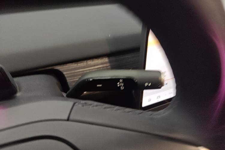 Used ONVO L60 2024 60 kWh Rear-Drive Version