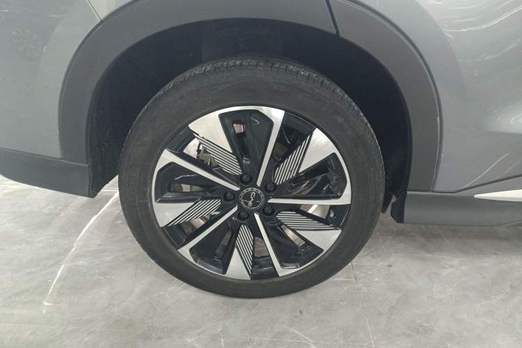 Used BYD Song PLUS New Energy 2025 EV 520km Luxury Version
