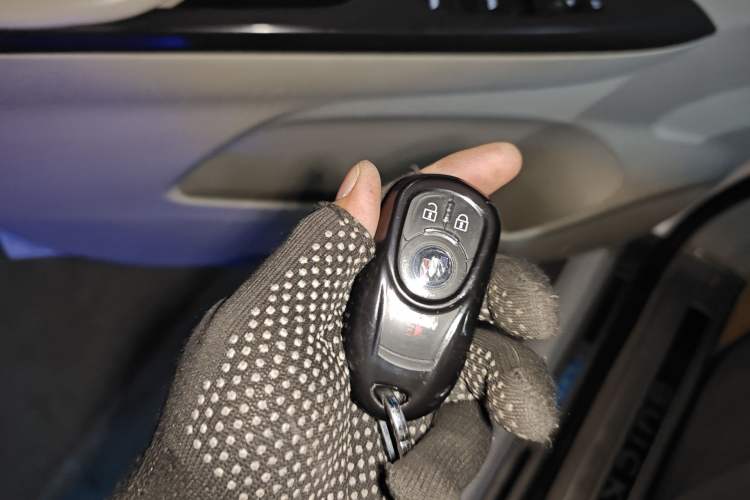 Used Buick GL8 2018 ES 28T Comfort Model China VI Standard Vehicle Key