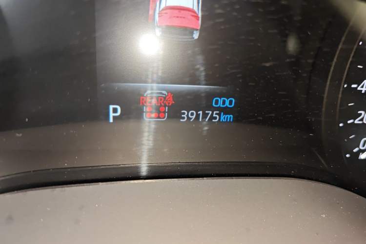 Used Toyota Granvia 2022 2.5L Hybrid Premium Edition
