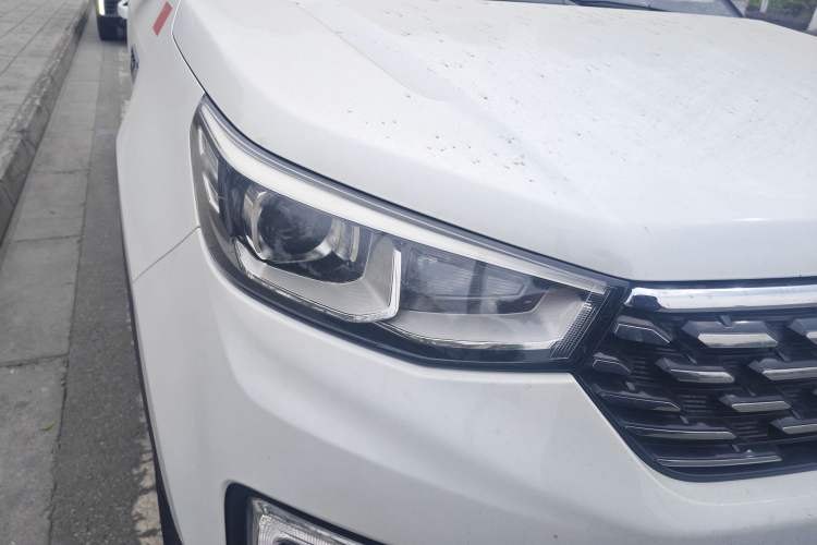 Used Changan CS55 2019 1.5T Manual Colorful Model China VI Standard
