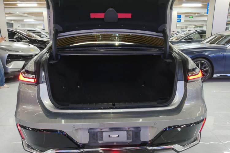 Used BMW i7 2023 eDrive50L Leading M Sport Package
