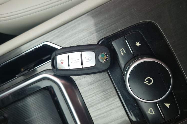 Used Venucia T90 2017 2.0L CVT Smart Edition
