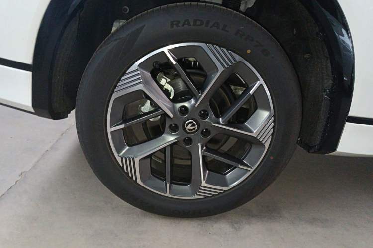 Used CHANGAN CS75 PLUS 2025 4th Generation 1.5T New Blue Whale Smart Luxury Edition
