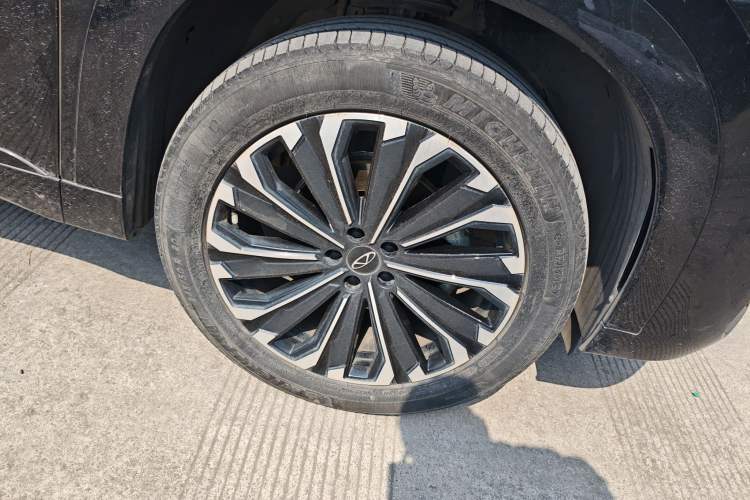 Used Chery Tiggo 9 2023 2.0T Dual-Clutch Two-Wheel Drive Prestige Version 7 Seats