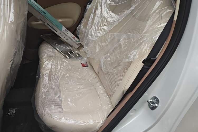 Used Wuling Hongguang MINIEV 2025 Four-Door Version Advanced Edition Left Rear Seat