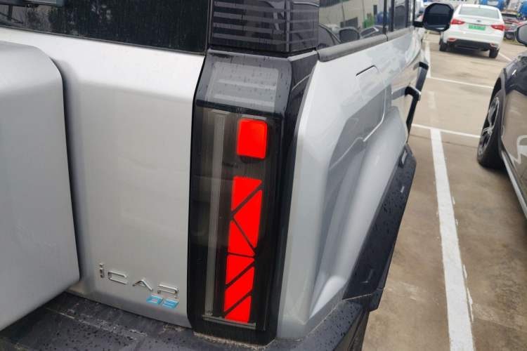 Used iCAR 03 2024 401km Two-Wheel Drive Standard Advanced Version Exterior 3