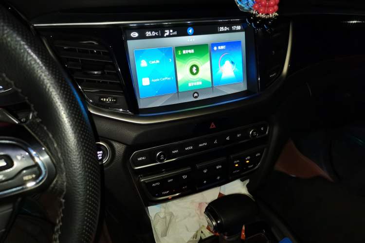 Used GAC Trumpchi GS7 2017 320T Two-Wheel-Drive Luxury Smart Connectivity Model
