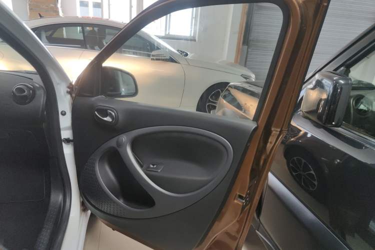 Used smart forfour 2016 1.0L 52 kW Passion Edition