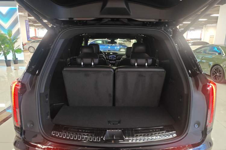 Used Cadillac XT6 2021 28T Six-Seater Luxury Sporty Enjoy-the-Comfort Safety Edition