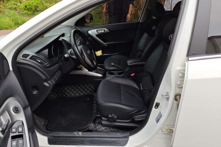 Used Kia Forte 2014 1.6L AT Premium Model Left Front Seat