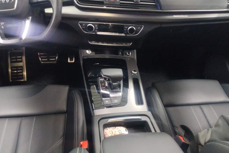 Used Audi Q5L 2025 quattro 45th Anniversary Edition 40 TFSI Luxury Dynamic Model
