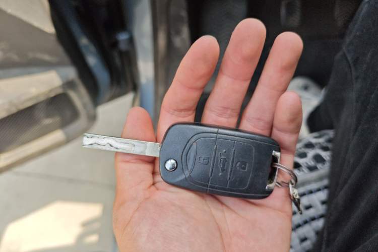 Used Wuling Hongguang PLUS 2020 1.5L Manual Standard Edition 5 Seats Vehicle Key