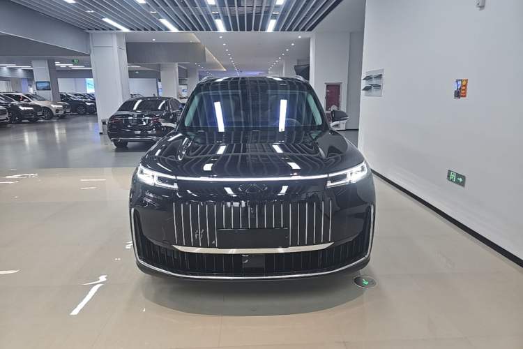 Used Chery T11 2026 Model 220 All-Wheel Drive Dual IMAX Theater Edition