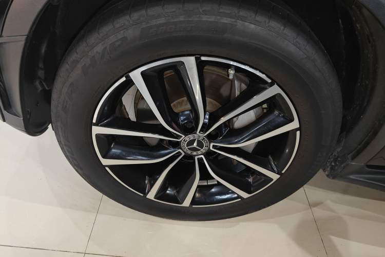 Used Mercedes-Benz GLC 2021 GLC 260 L 4MATIC Luxury Model Left Front Wheel Hub