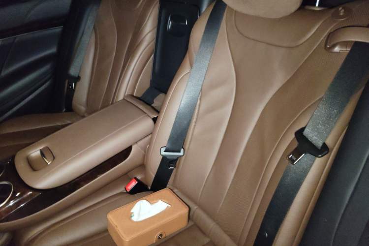 Used Mercedes-Benz S-Class 2019 S 350 L Executive Edition Left Rear Seat