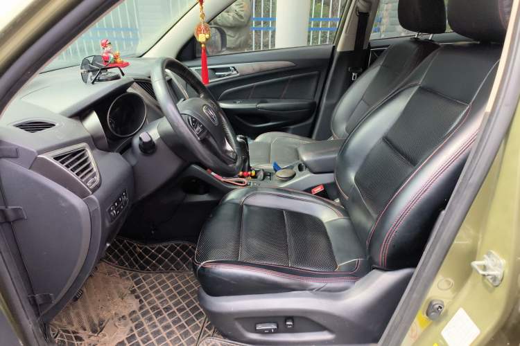 Used CHANGAN CS75 2014 2.0L Manual Leading Version China IV Standard
