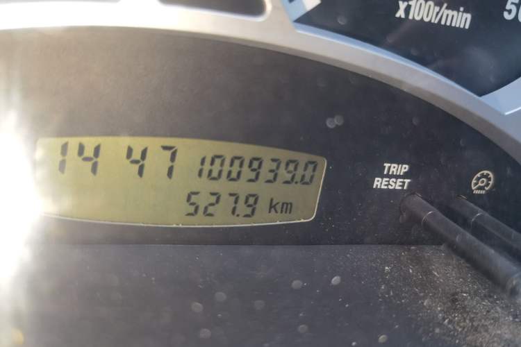 Used Iveco Power Daily 2012 2.5T-A32 Base Version Odometer Close Up