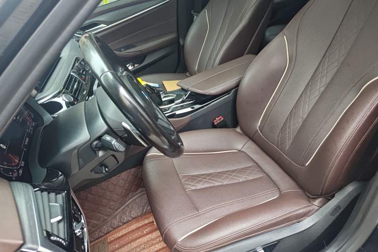 Used BMW 5 Series 2021 530Li Leading Model M Sport Package Left Front Seat