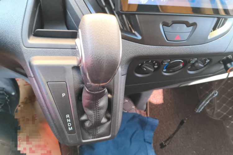 Used Ford Transit 2020 2.0T Gasoline Multi-Purpose Commercial Vehicle Mid-Drive Low-Roof Lift-Up Tailgate China VI Standard