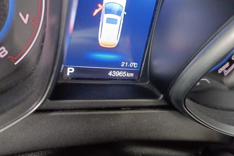 Used Chery Tiggo 5 2016 2.0L CVT Family Deluxe Edition Odometer Close Up