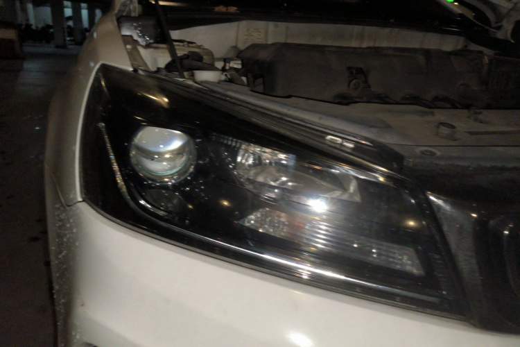 Used Geely Auto Emgrand 2018 1.5L Manual Upward Connect Edition Right Front Headlight