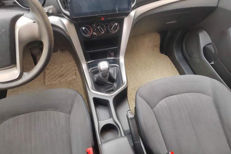 Used Venucia T70 2016 1.6L Manual Ruixing Edition
