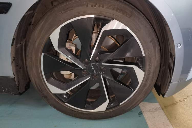 Used Zeekr 001 2021 Long-Range Dual-Motor WE Edition Right Front Wheel Hub