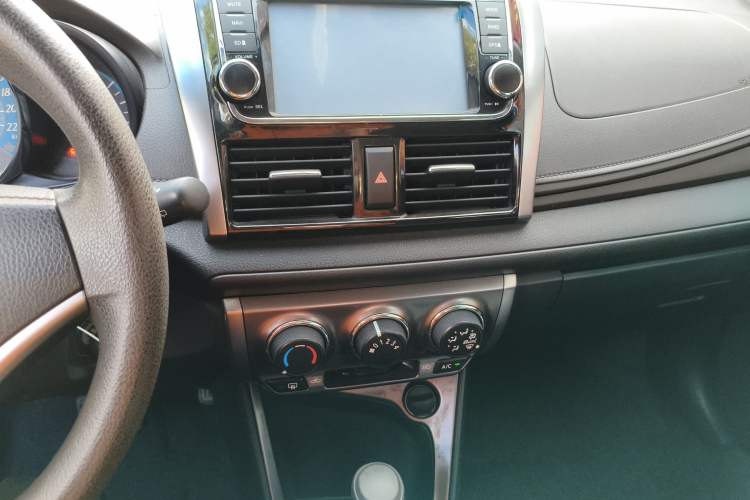 Used Toyota YARiS L Zhi Xuan 2015 1.5E Automatic Charm Edition Audio And AC Panel