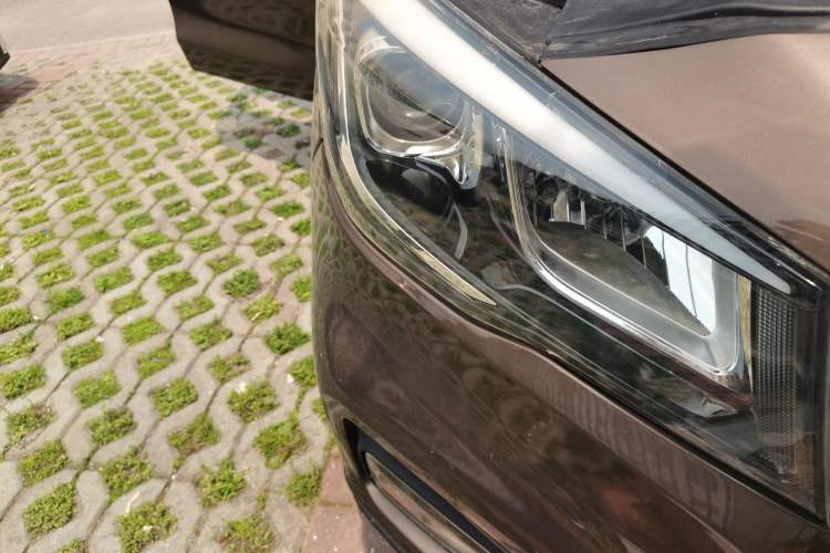 Used CHANGAN Lingxuan 2017 1.5T Manual Joyful & Happy Model Right Front Headlight