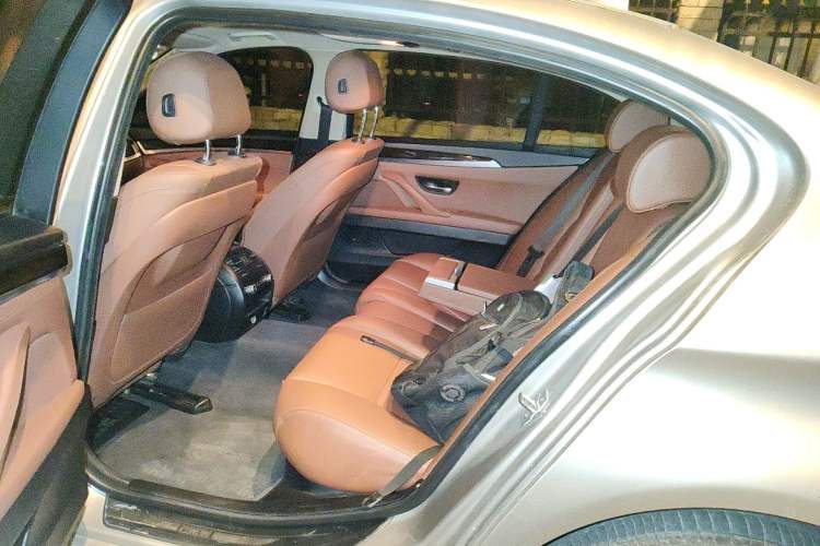 Used BMW 5 Series 2014 528Li xDrive Premium Edition Left Rear Seat