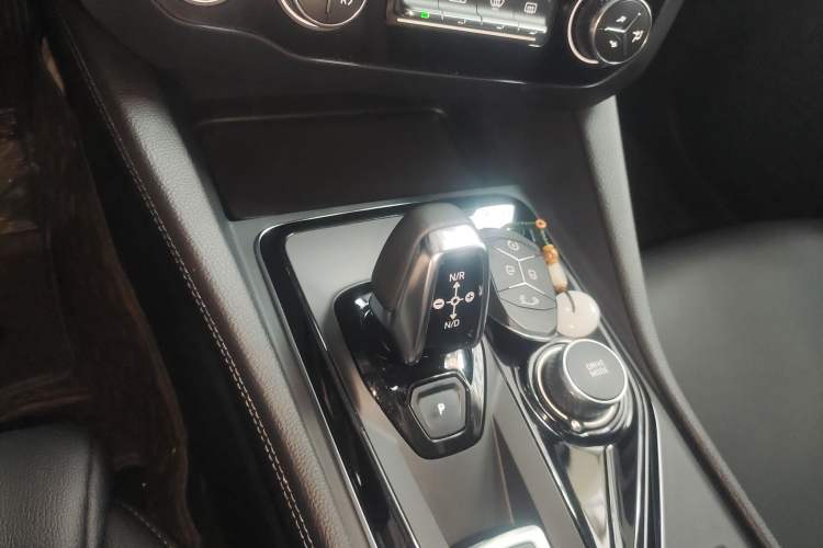 Used Lynk & Co 03 2021 1.5TD DCT JingPlus Gear Lever