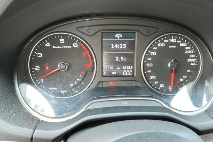 Used Audi Q2L 2021 35 TFSI Progressive Dynamic Edition Odometer Close Up