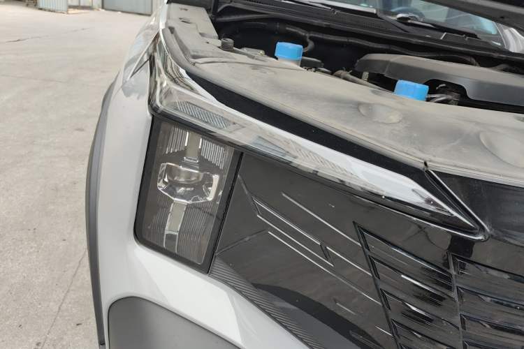 Used CHANGAN Hunter 2024 Knight Edition Flagship Model Dual-Motor All-Wheel Drive Standard Box
