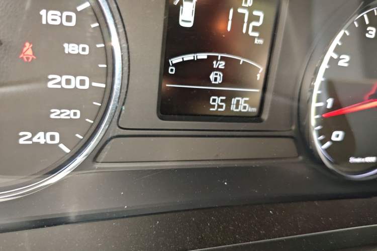 Used Roewe i6 2017 20T Manual Luxury Edition
