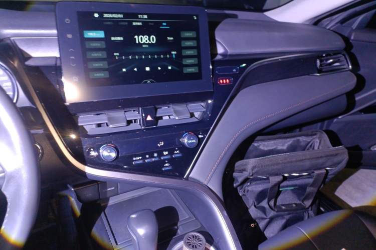 Used Toyota Camry 2021 2.0G Luxury Edition
