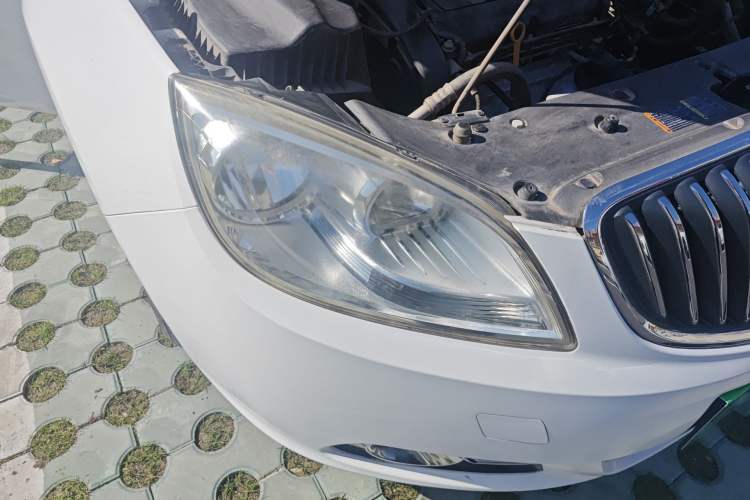 Used Buick GT 2013 GT 1.6L Automatic Fashion Edition Right Front Headlight