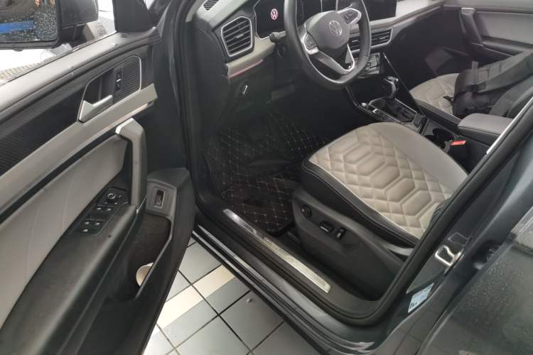 Used Volkswagen Tayron 2023 300TSI Two-Wheel-Drive Luxury Plus Advanced Edition