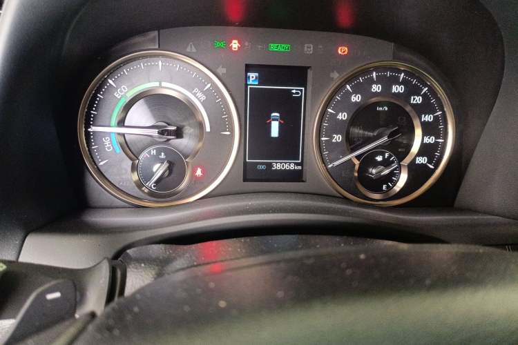 Used Toyota Alphard 2023 Dual-Motor 2.5L Premium Golden Edition
